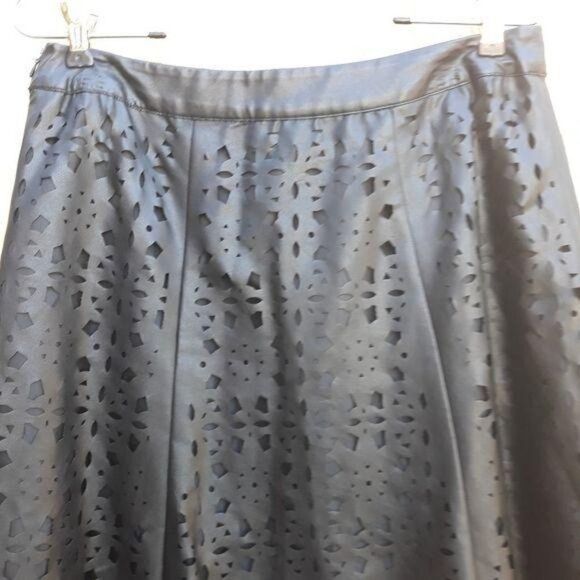 Worthington Faux Vegan Leather Laser Cutout Tea Length Full Circle Skirt Sz 4 - Picture 6 of 8